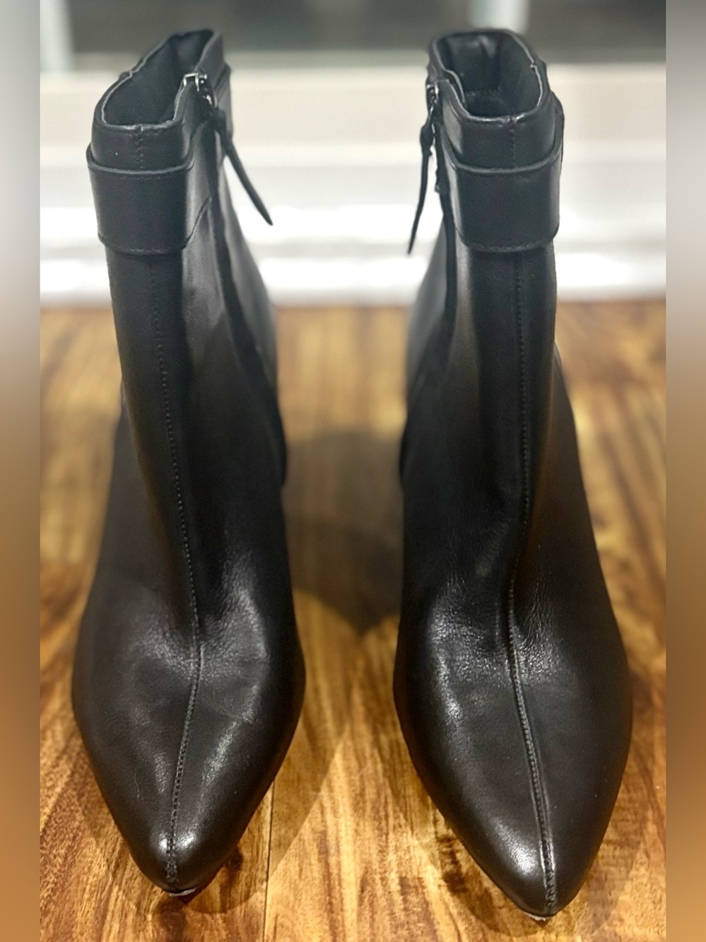 Banana Republic Black Leather Ankle Boots 3” heel Women’s size 9 Side Zipper